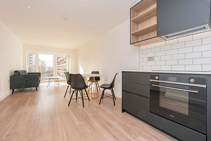 2 Bedroom Apartment To Rent In Flat, Fairbank House, Beaufort Square, London, NW9