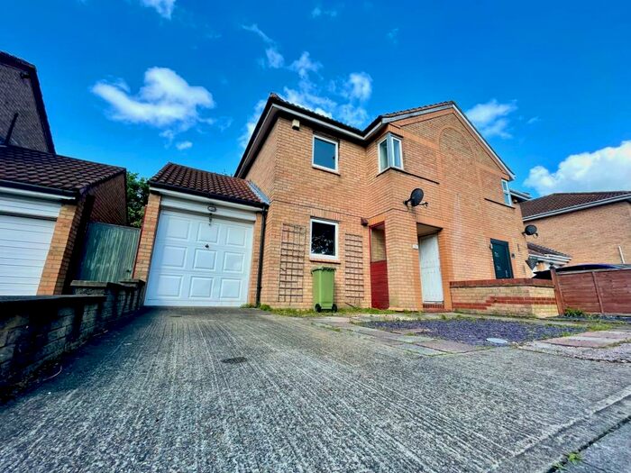 3 Bedroom Semi-Detached House To Rent In Quantock Crescent, Emerson Valley, Milton Keynes, MK4