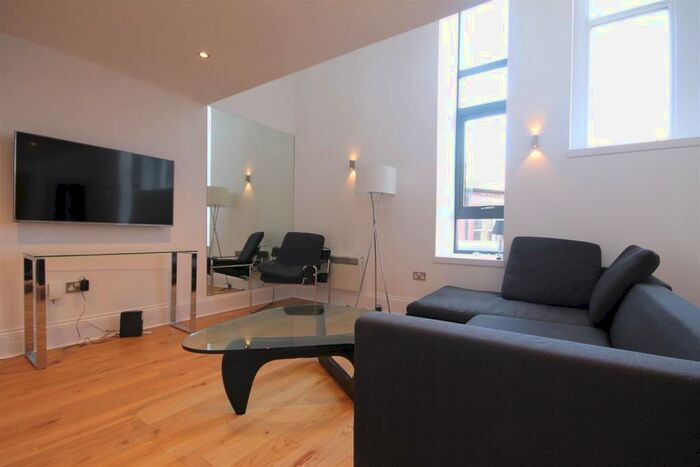 3 Bedroom Apartment To Rent In Chaucer Building, City Centre, NE1