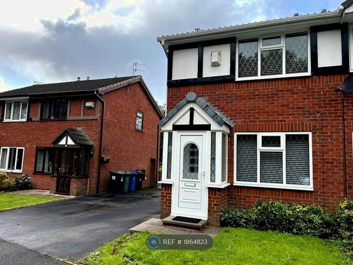2 Bedroom Semi-Detached House To Rent In St. Georges Road, Bury, BL9