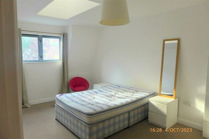 2 Bedroom Apartment To Rent In Pembroke Court, City Centre, Bristol, BS2