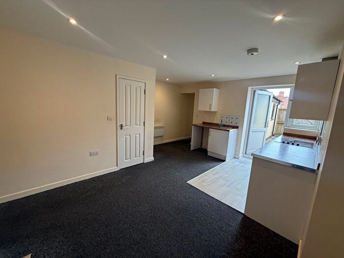 2 Bedroom Flat To Rent In Wyndham Street, Yeovil, BA20