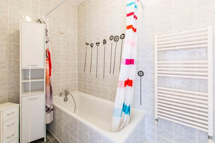 1 Bedroom Flat To Rent In Fonthill Road, , Finsbury Park, London, N4
