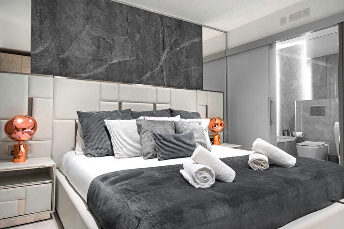 2 Bedroom Flat To Rent In Saint Martins Gate, Worcester Street, Birmingham, B2