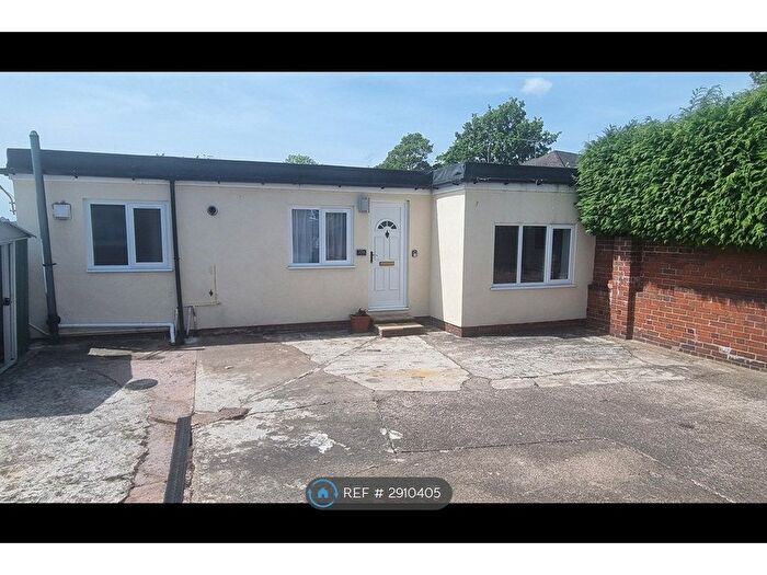 1 Bedroom Detached House To Rent In Sutton Drive, Stoke-On-Trent, ST4