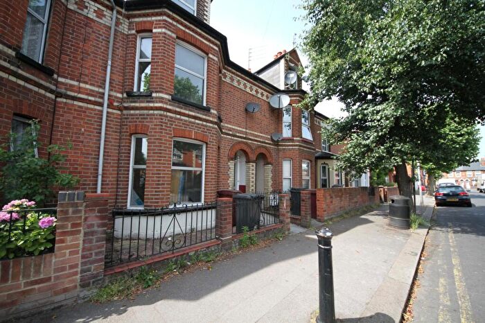 6 Bedroom Terraced House For Sale In Wantage Road, Reading, RG30