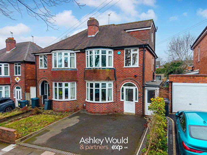 4 Bedroom Semi Detached House For Sale In Wolverhampton Road South, Quinton, Birmingham, B32
