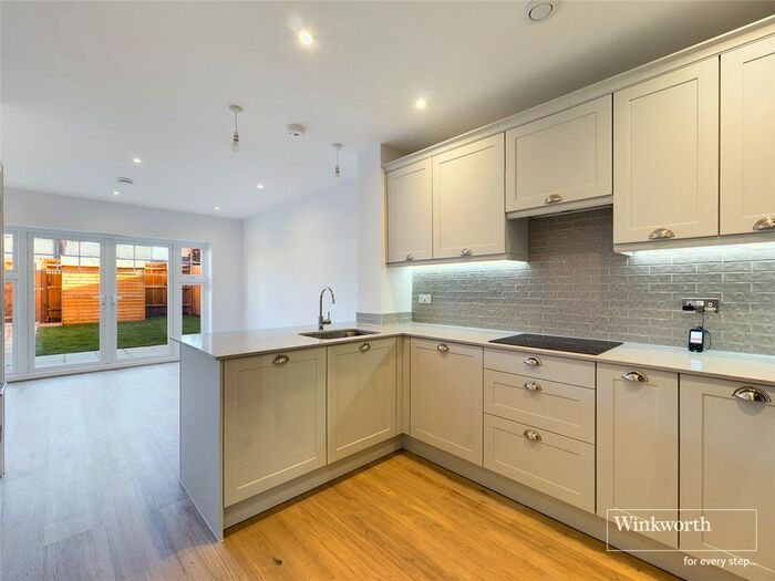 3 Bedroom Town House To Rent In Maine Street, Reading RG2