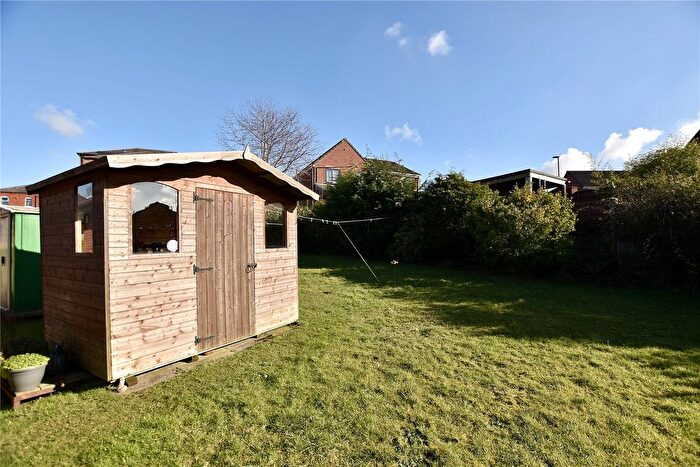 2 Bedroom Bungalow For Sale In Cumberland Drive, Royton, Oldham, Greater Manchester, OL2