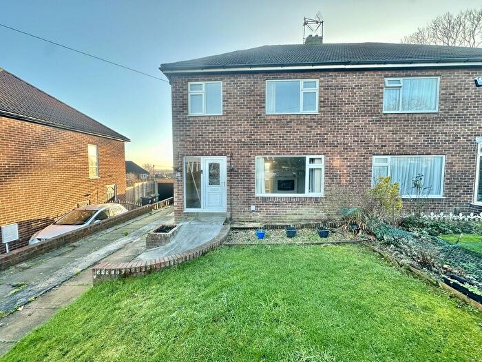 3 Bedroom Semi-Detached House To Rent In Woodlands Park Road, Pudsey, LS28