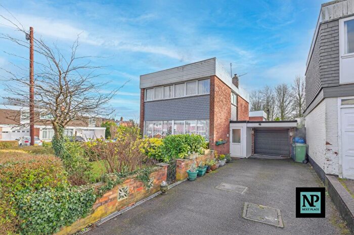 3 Bedroom Detached House For Sale In Priory Close, Tamworth, B79