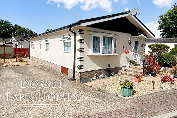 2 Bedroom Park Home For Sale In The Acorns, Oaktree Park, St Leonards, Ringwood, Hampshire, BH24