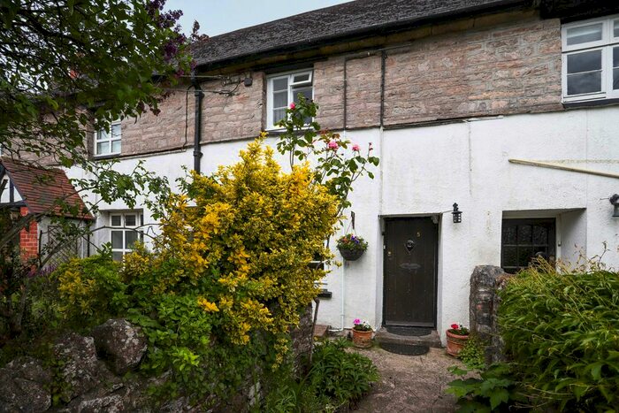 2 Bedroom Cottage For Sale In Poplar Terrace, Ipplepen, Newton Abbot, TQ12