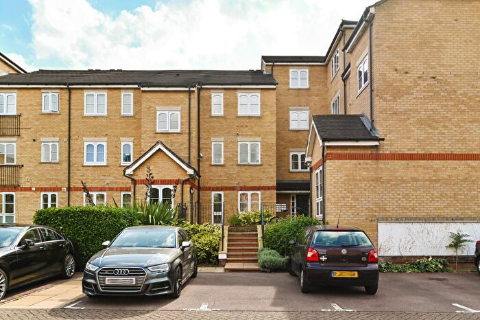 1 Bedroom Flat For Sale In Wheat Sheaf Close, Isle Of Dogs, E14