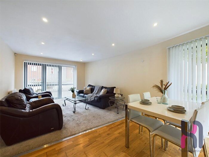 2 Bedroom Flat To Rent In Leeds Street, Liverpool, L3