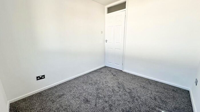 2 Bedroom Flat To Rent In Alexandra Court, Alexandra Road, Southend-on-Sea, SS1