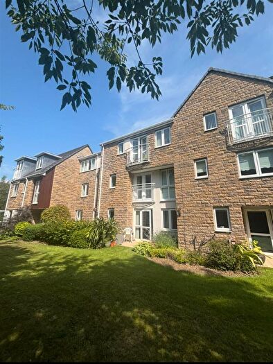 2 Bedroom Apartment For Sale In Sykes Court, Huddersfield, HD3