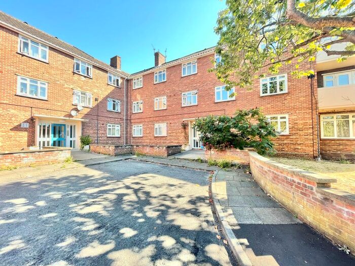 2 Bedroom Flat To Rent In Clare Close, Norwich, NR3