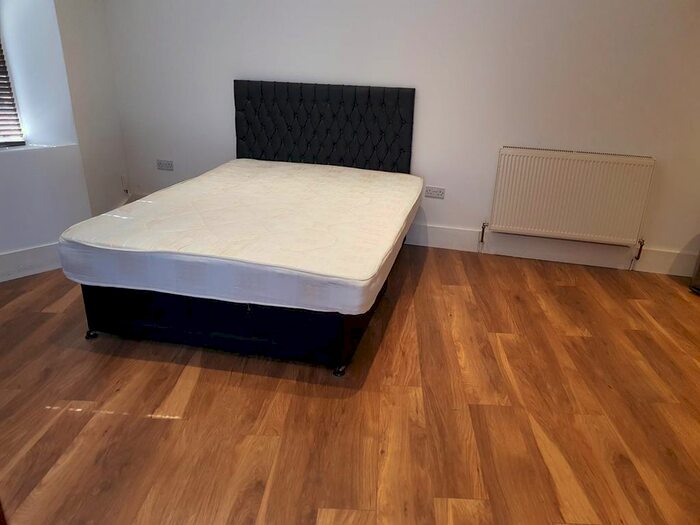 Studio To Rent In Huxley Road, Edmonton, London, N18