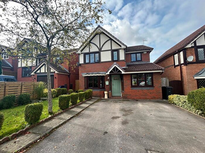 4 Bedroom Detached House For Sale In Rayners Close, Stalybridge, SK15