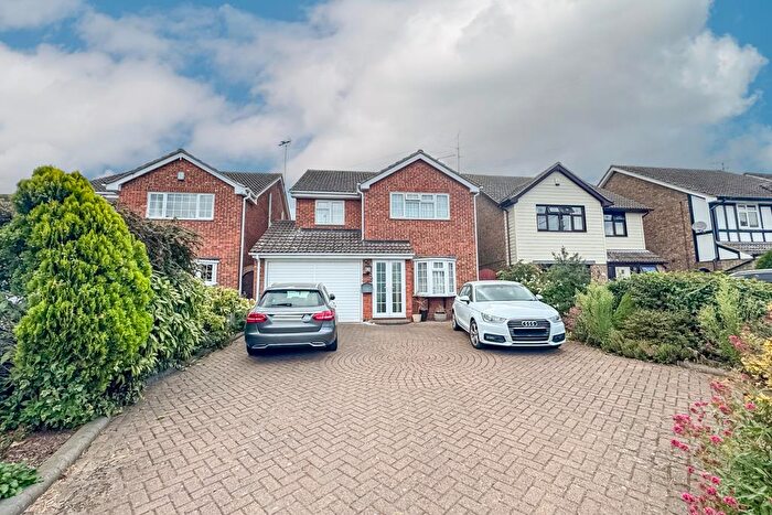 4 Bedroom Detached House For Sale In Ashingdon Road, Rochford, SS4
