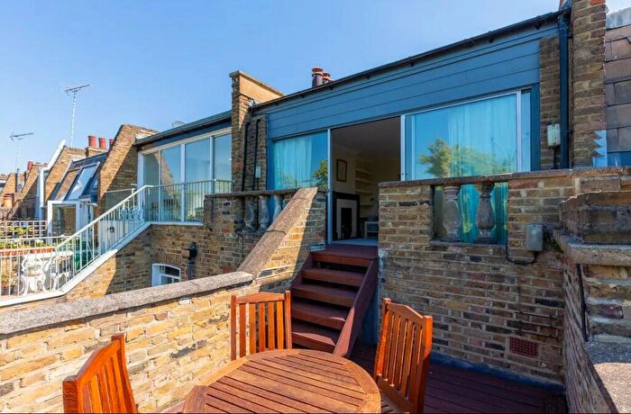 2 Bedroom Maisonette To Rent In Ifield Road, West Brompton, SW10
