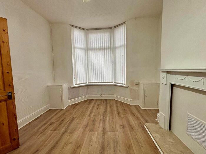 3 Bedroom House To Rent In Romer Road, L6