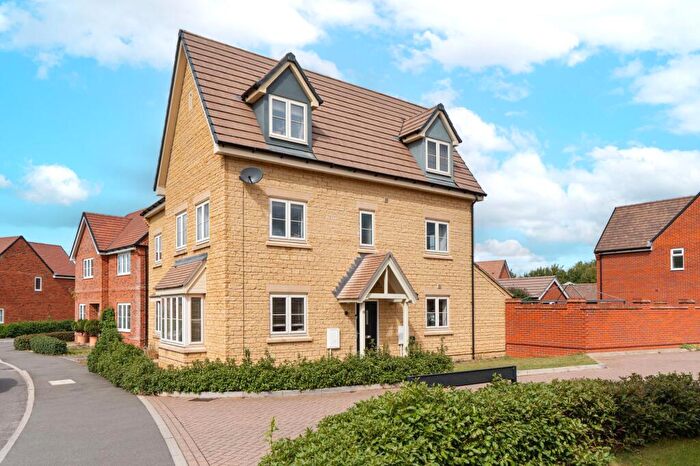 4 Bedroom Semi-Detached House For Sale In Hardcastle Drive, Kingston Bagpuize, OX13