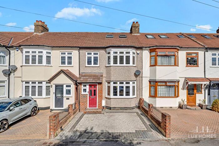 4 Bedroom Terraced House For Sale In Bush Elms Road, Hornchurch, RM11