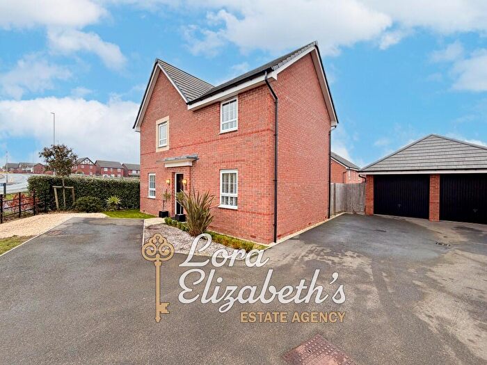 4 Bedroom Detached House For Sale In Lindhurst Way West, Mansfield, Nottinghamshire, NG18