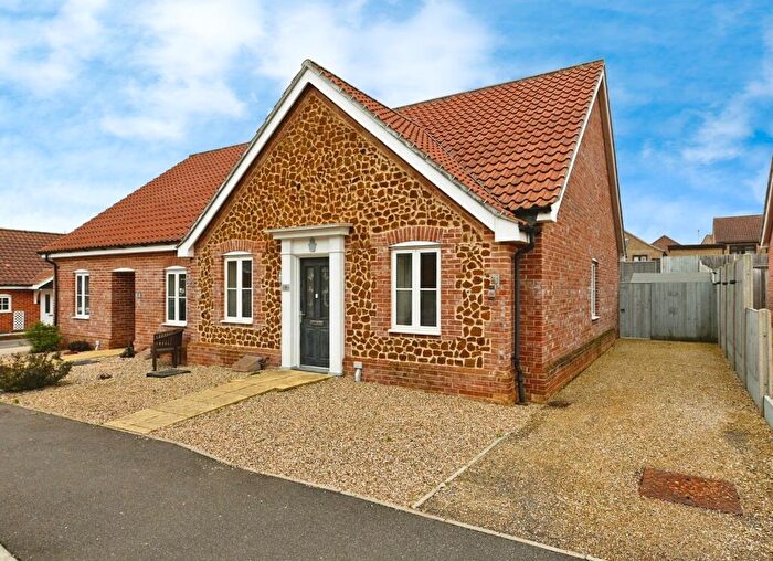 2 Bedroom Semi-Detached Bungalow For Sale In Butterfield Rise, Hunstanton, PE36