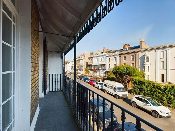 1 Bedroom Flat For Sale In Royal Road, Ramsgate, CT11