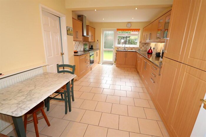3 Bedroom Detached Bungalow For Sale In Eden Croft, Kenilworth, CV8