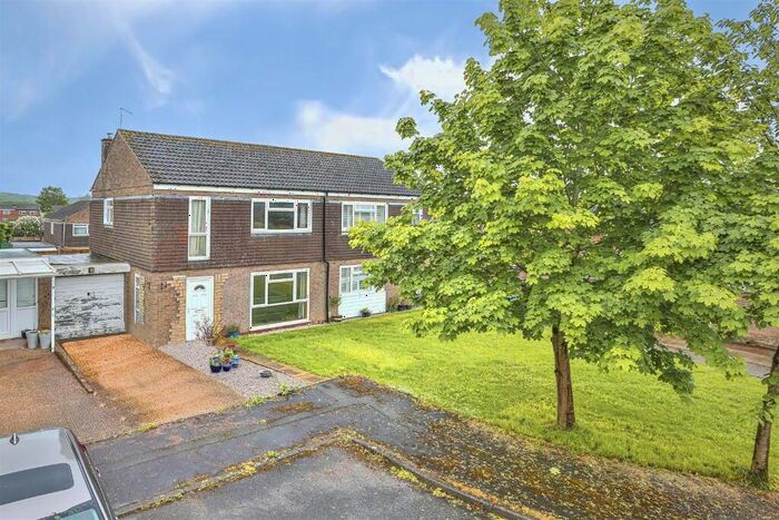 3 Bedroom Semi-Detached House For Sale In Fern Dale Close, Geddington, NN14