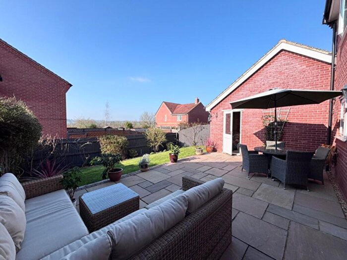 4 Bedroom Detached House For Sale In Rockbourne Close, Stratford-upon-Avon, CV37