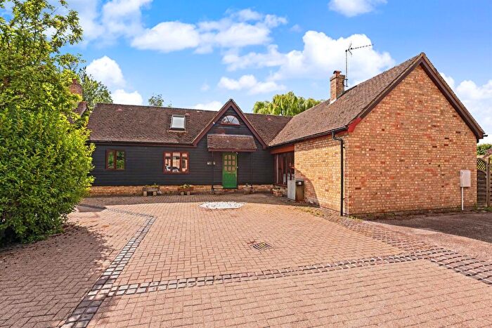 3 Bedroom Barn Conversion For Sale In Church Lane, Cheddington, Leighton Buzzard, LU7