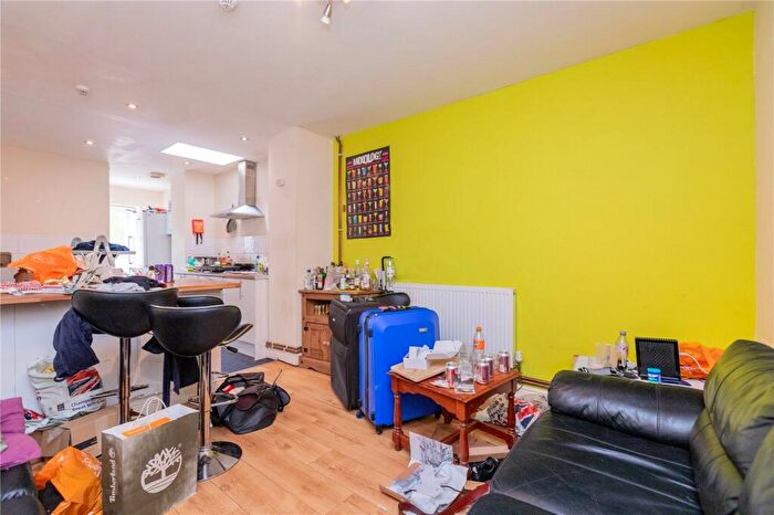 6 Bedroom House To Rent In Hubert Road, Birmingham, West Midlands, B29