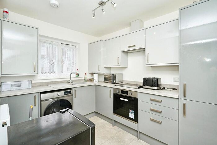 3 Bedroom End Of Terrace House For Sale In Horsebridge Hill, Newport, Isle Of Wight, PO30