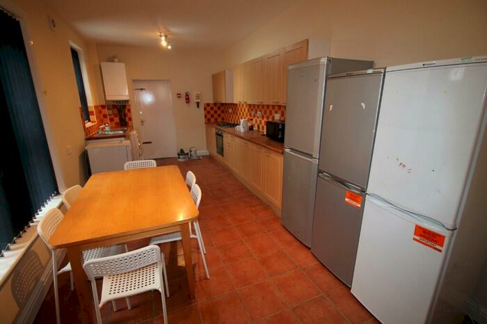 6 Bedroom Terraced House To Rent In Queens Road, Newcastle Upon Tyne, NE2