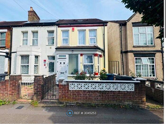 3 Bedroom End Terrace House To Rent In Florence Road, Southall, UB2