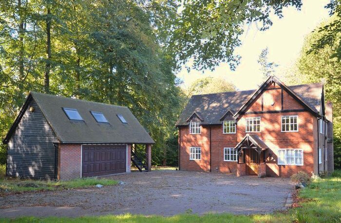 5 Bedroom Detached House To Rent In Amersham Road, Hazlemere, High Wycombe, HP15