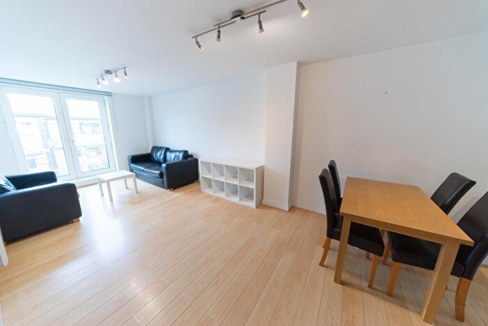 2 Bedroom Apartment To Rent In Mowlem Street, London, E2