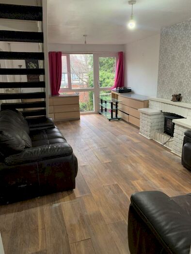 3 Bedroom Detached House To Rent In Colman Crescent, Oldbury, B68