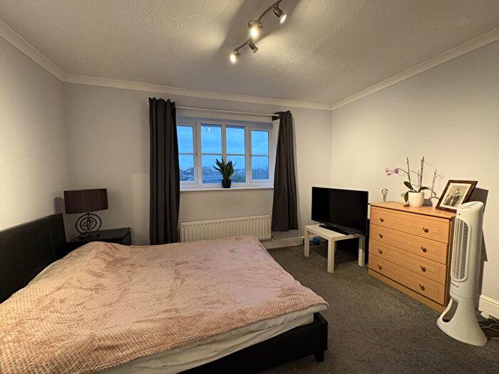 2 Bedroom End Of Terrace House To Rent In Burrell Green, Cuckfield, RH17