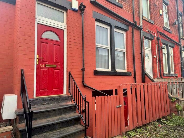 2 Bedroom End Of Terrace House To Rent In Woodview Road, Leeds, LS11
