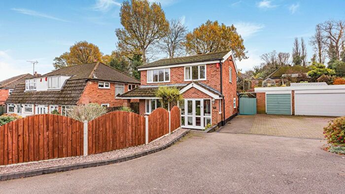 3 Bedroom Detached House For Sale In South Drive, Sutton Coldfield, B75