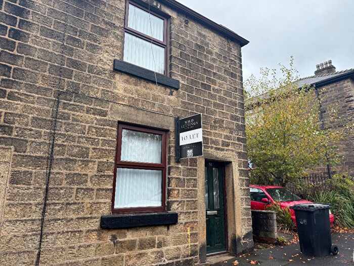 2 Bedroom End Of Terrace House To Rent In Hadfield Road, High Peak, Derbyshire, SK13