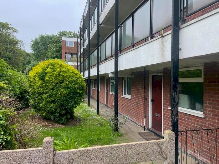 1 Bedroom Flat To Rent In Clarence Lane, London, SW15