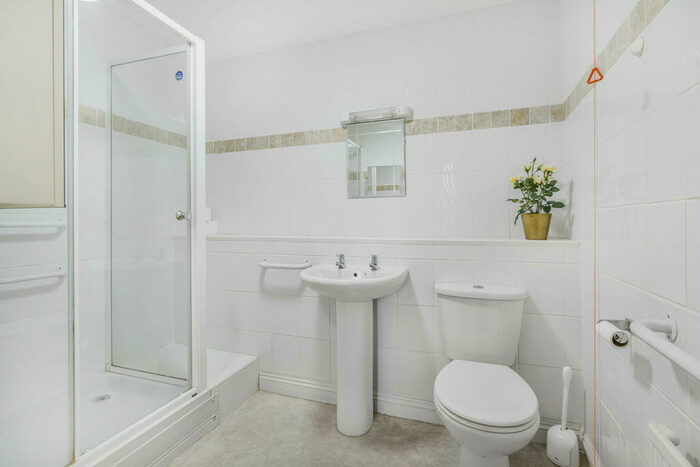 1 Bedroom Apartment For Sale In Kings End, Bicester, OX26