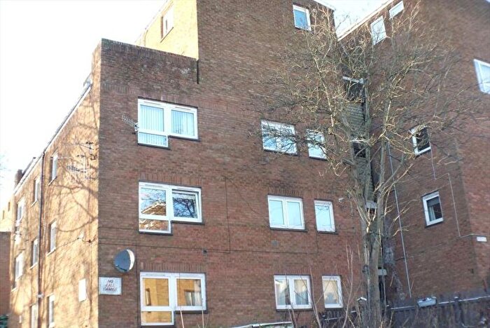 2 Bedroom Flat To Rent In Kinghorne Place, Dundee, DD3